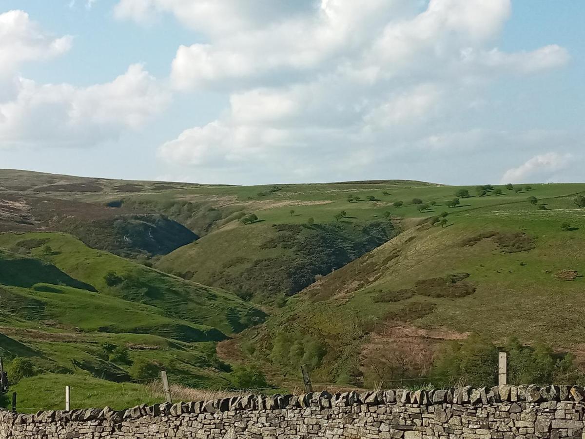 Orchard Meadow Shepherd Huts Leek-buxton-ashbourne Campsite Upper Elkstone