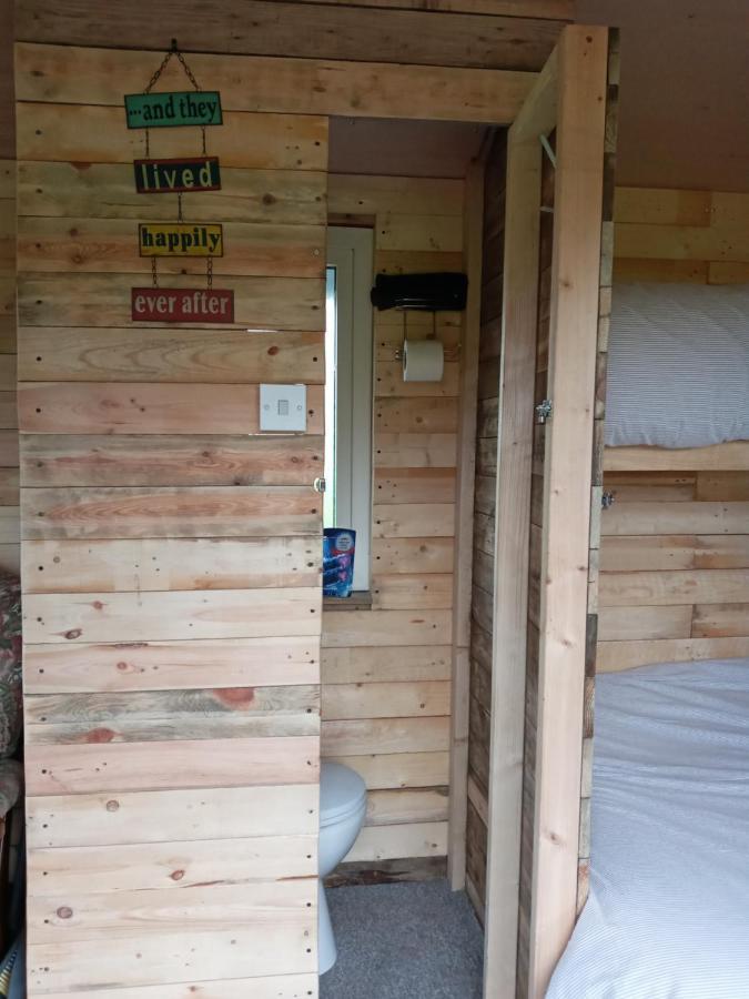 Campsite Orchard Meadow Shepherd Huts Leek-buxton-ashbourne Upper Elkstone