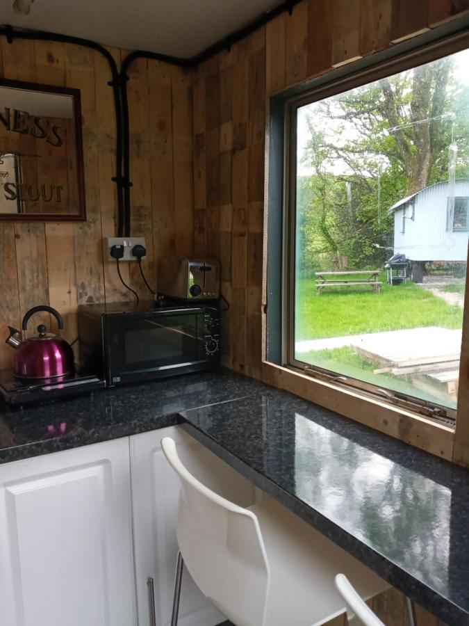 Orchard Meadow Shepherd Huts Leek-buxton-ashbourne * Upper Elkstone